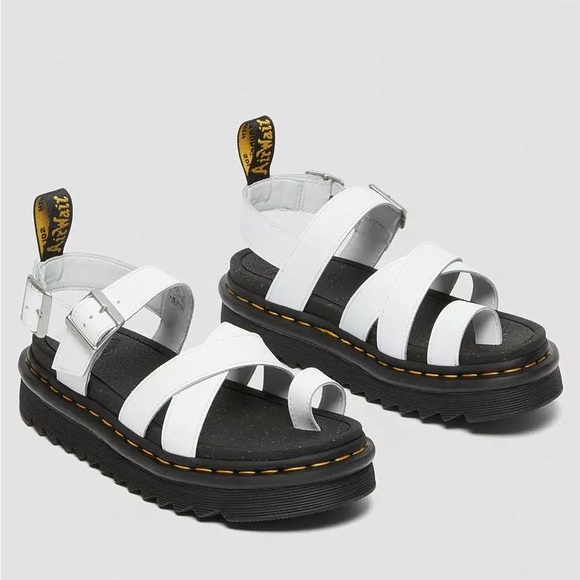 NEW Dr. Martens AVRY HYDRO LEATHER STRAP SANDALS Size 10 - Picture 1 of 9